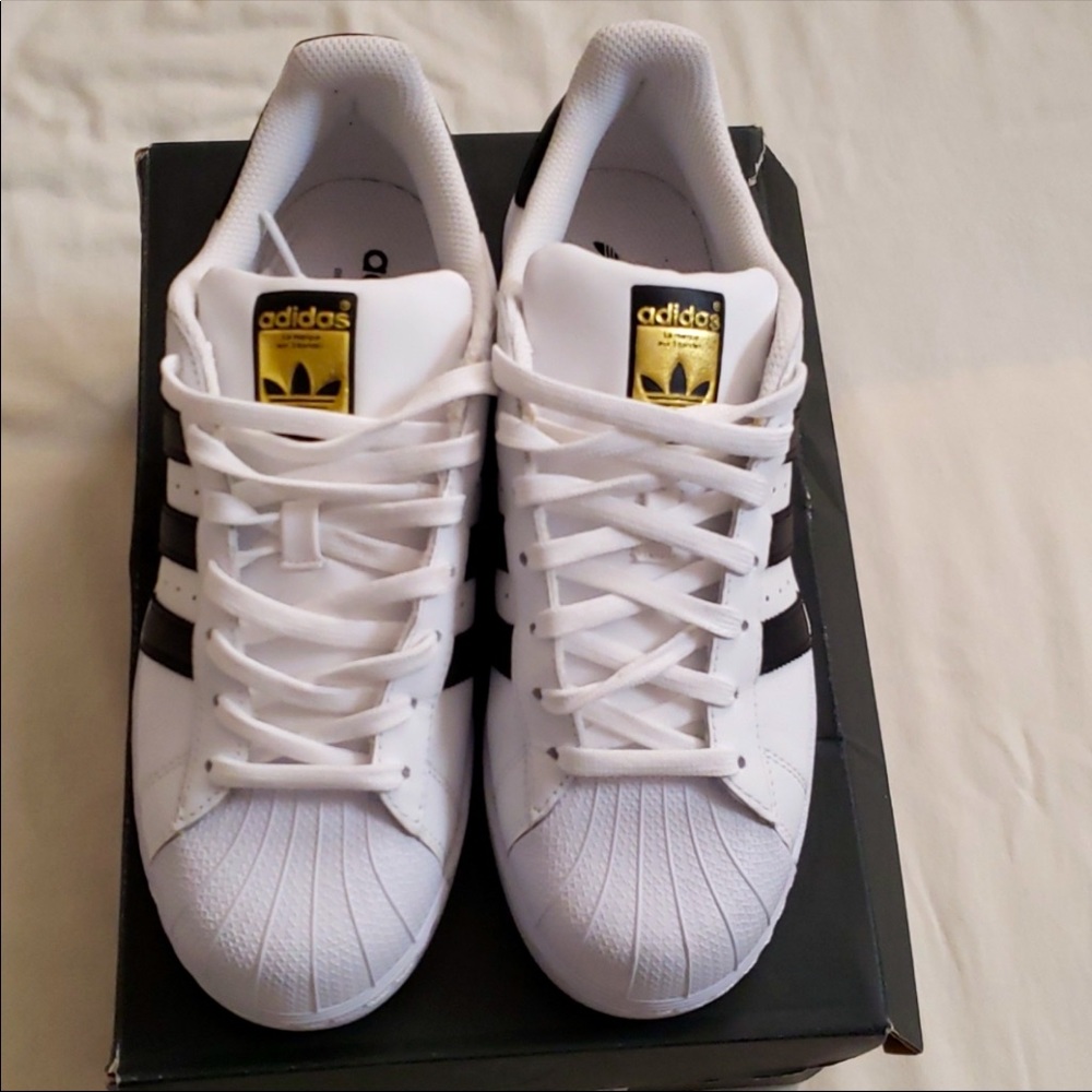 Men’s/Teen boys Adidas Superstar Classic Sneakers